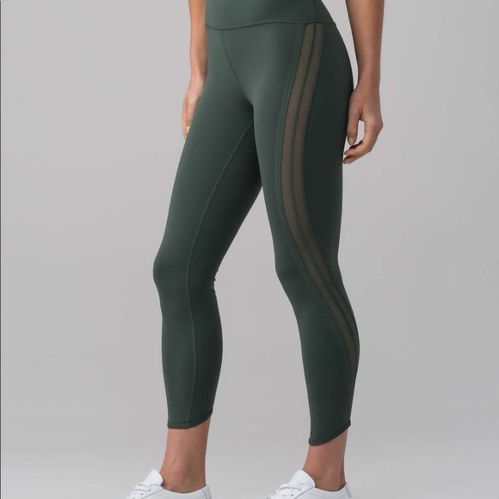 Lululemon Athletica Sun Setter 7/8 leggings- 4